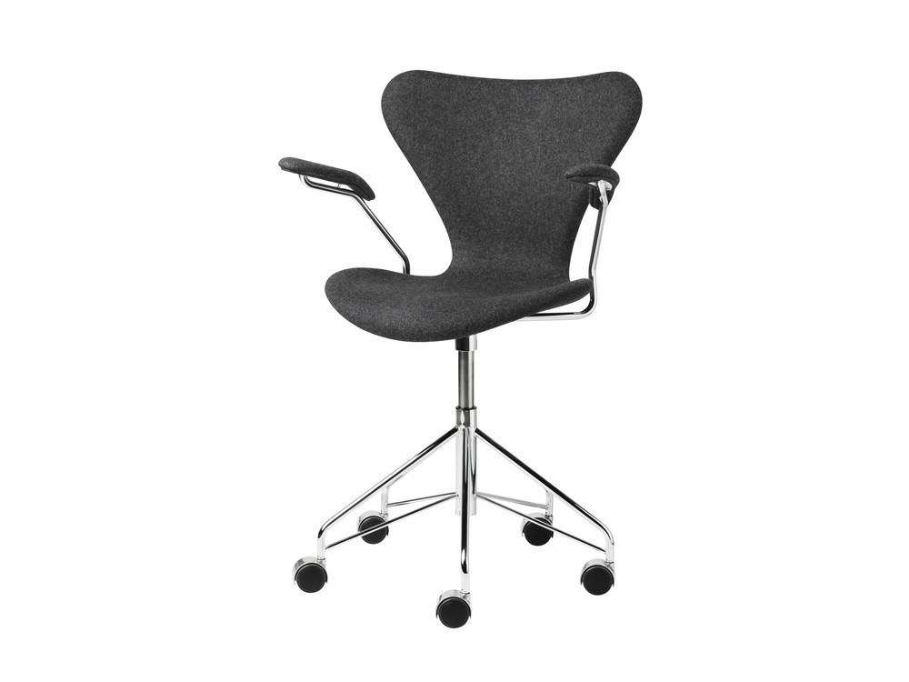 Series 7™ 3217, Fully Upholstered — Fritz Hansen — Arne Jacobsen — Fair